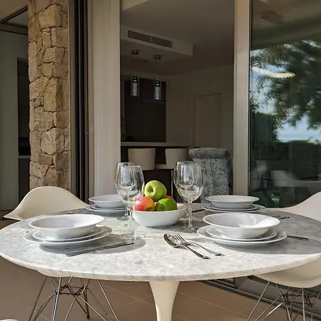 Paradise Beachfront Luxury *