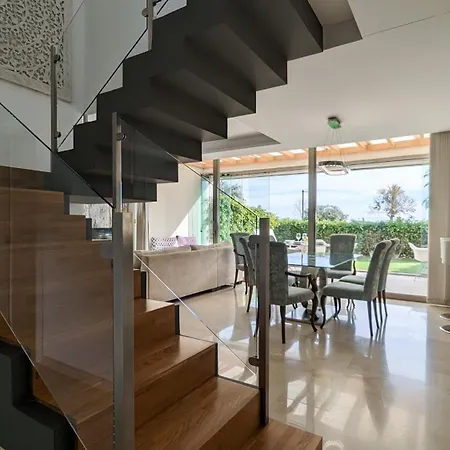 Paradise Beachfront Luxury *